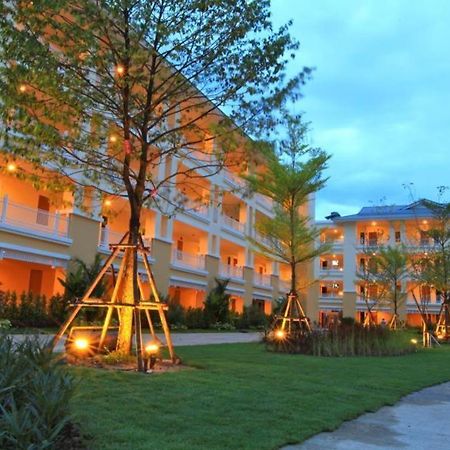 The One Residence Hotel Bangkok Exterior foto