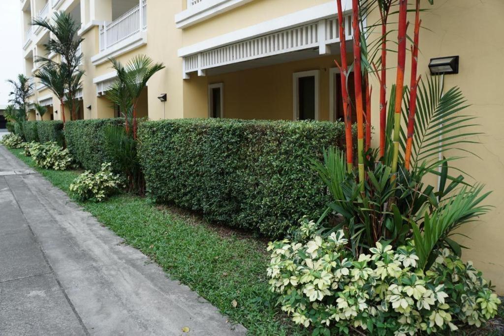 The One Residence Hotel Bangkok Exterior foto