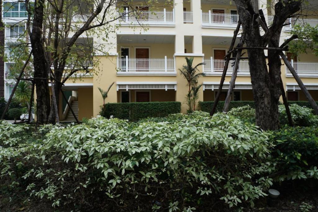 The One Residence Hotel Bangkok Exterior foto