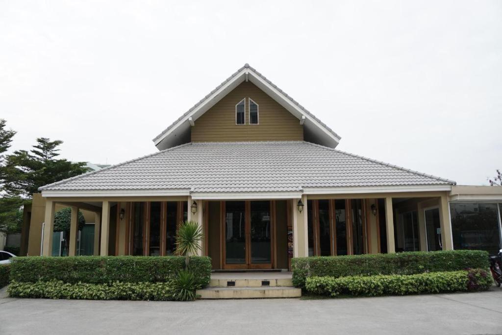 The One Residence Hotel Bangkok Exterior foto