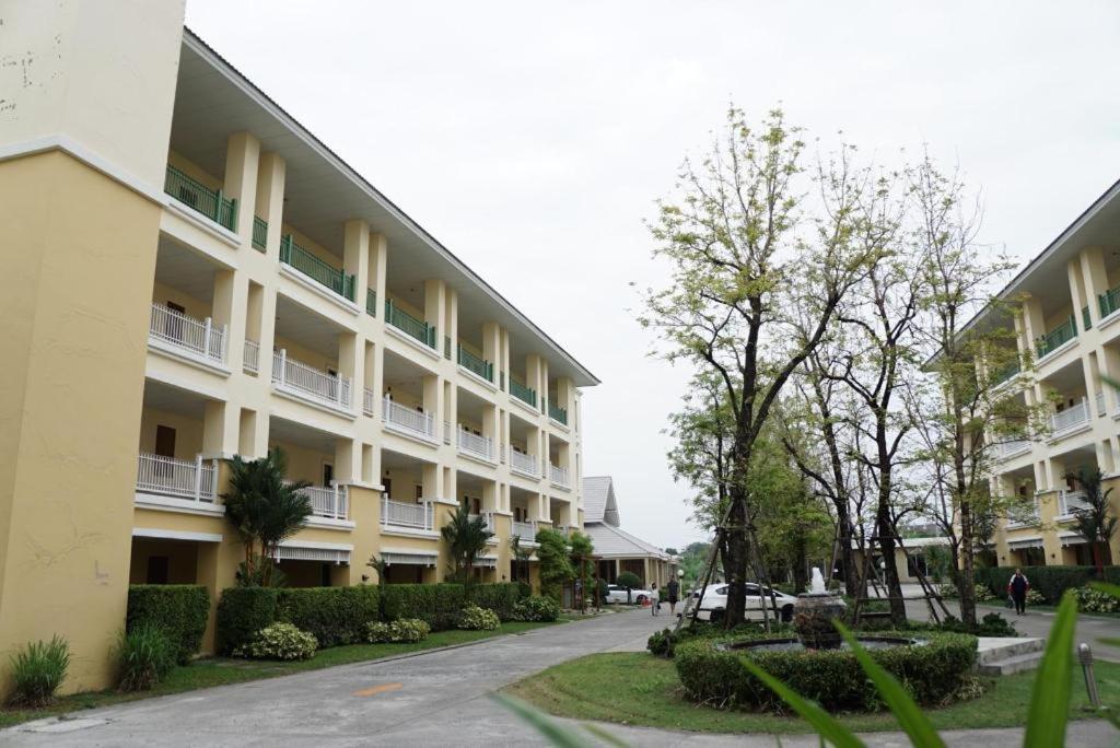 The One Residence Hotel Bangkok Exterior foto