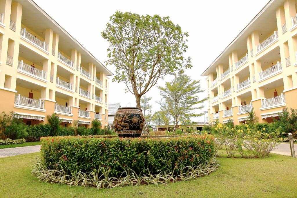 The One Residence Hotel Bangkok Exterior foto